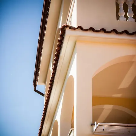 Apartman In With Sea View, Terrace, Wi-fi, Washing Machine *