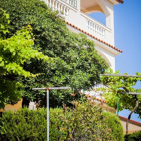 In With Sea View, Terrace, Wi-fi, Washing Machine Lopar