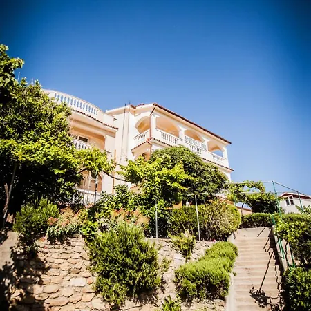 In With Sea View, Terrace, Wi-fi, Washing Machine Lopar